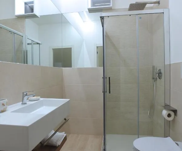 Leccemia לינה וארוחת בוקר 3*