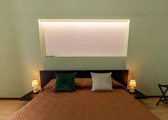 לינה וארוחת בוקר Leccemia 3*