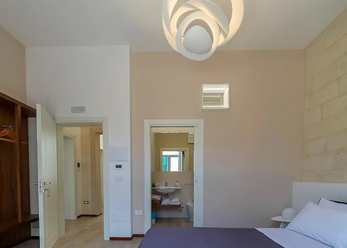 לינה וארוחת בוקר Leccemia 3*